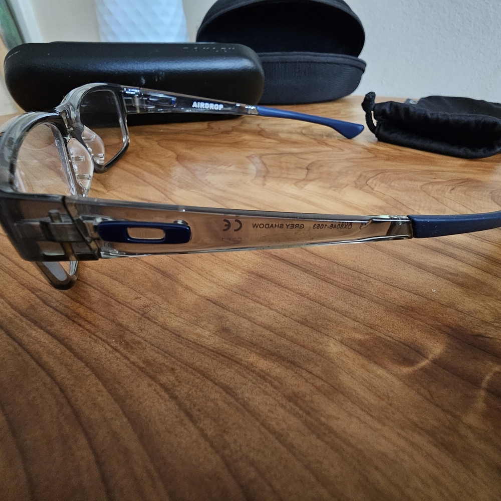 Oakley Airdrop Glasses With Case - Picture 7 of 11